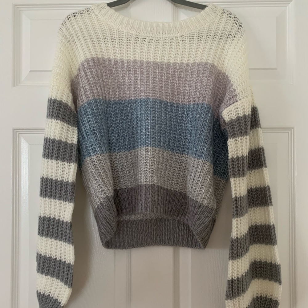 NWOT Almost Famous cropped sweater M
